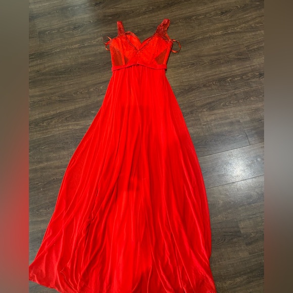Red long dress - Picture 2 of 5